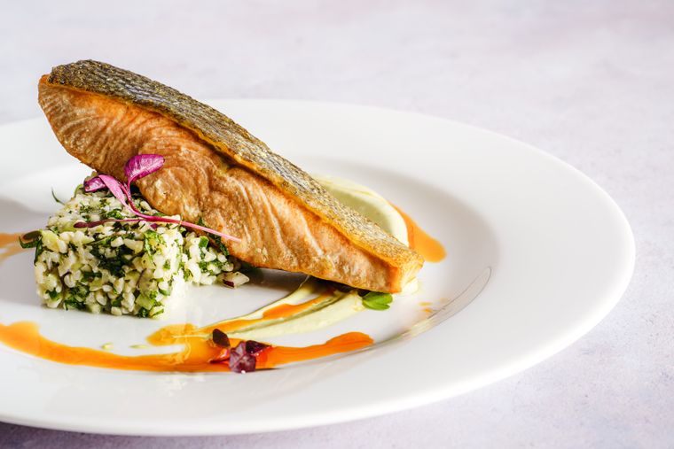 Grilled wild-caught salmon fillet — a top metabolism-boosting food rich in Omega-3